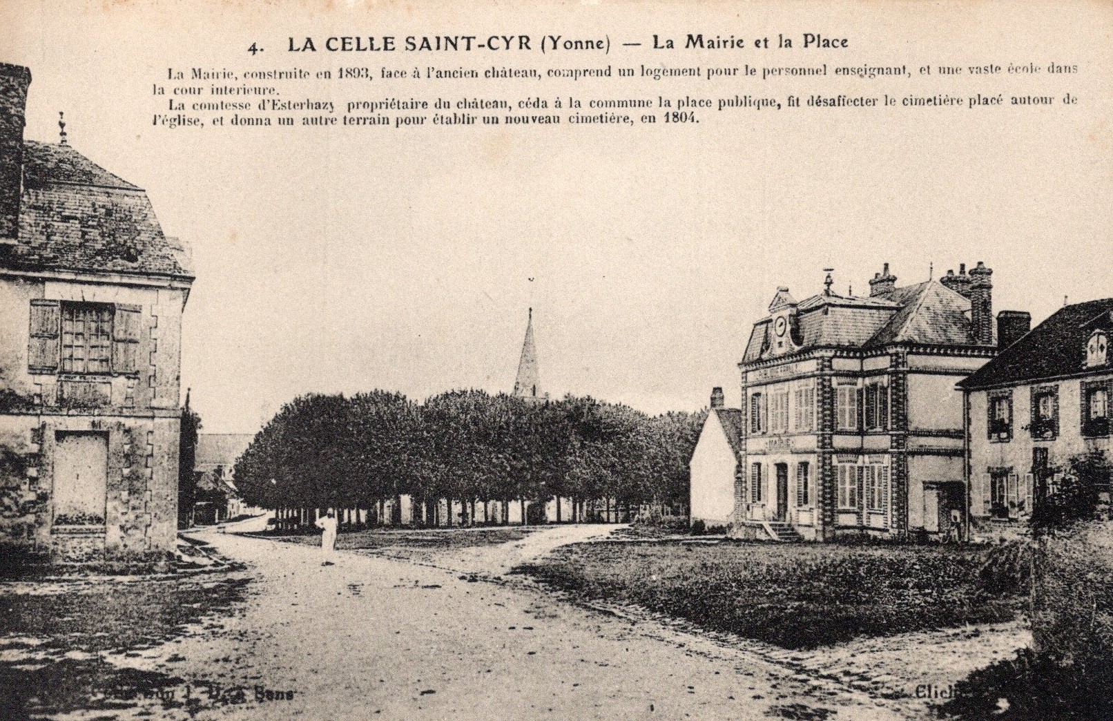 cartes postales anciennes - 6-111 la mairie et la place 4