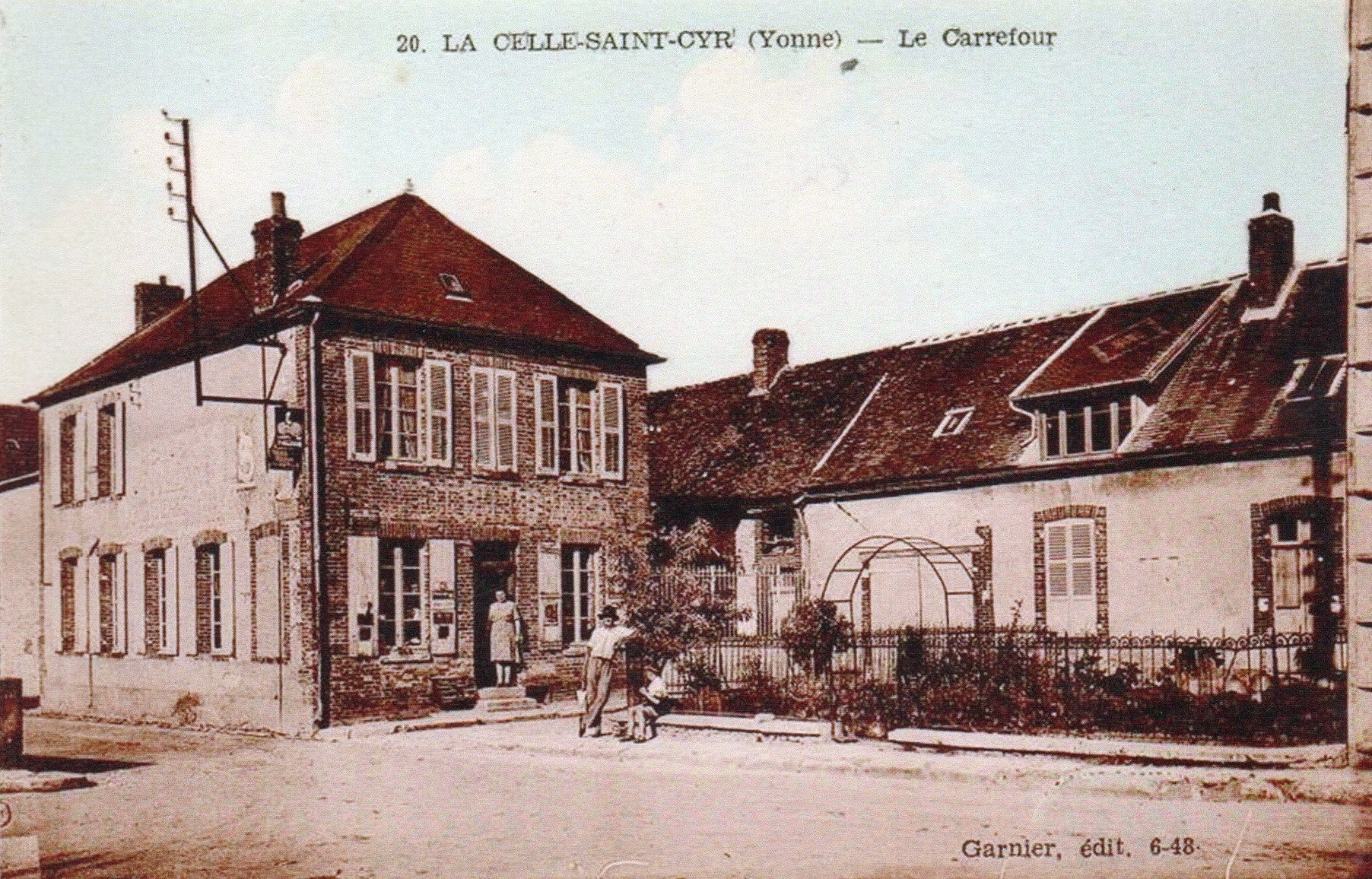 cartes postales anciennes - 25-32 le carrefour 20