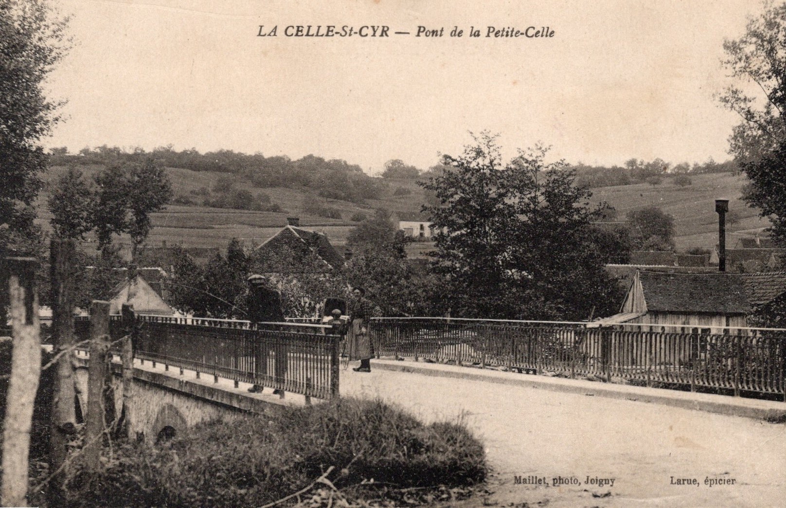 cartes postales anciennes - 45-68Ale pont de la petite celle 2