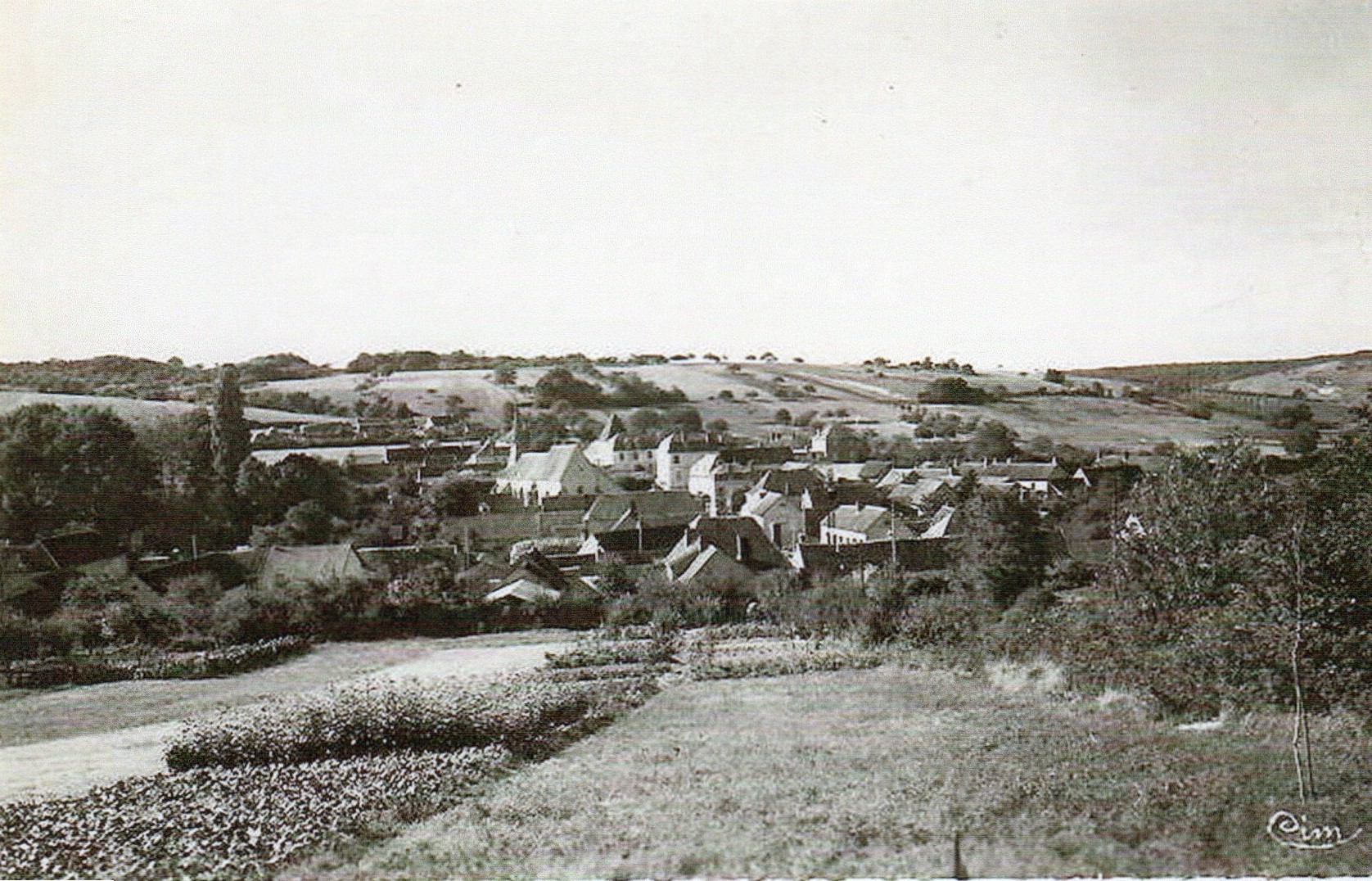 cartes postales anciennes - 56-009 vue generale prise de la voie du cormier 2