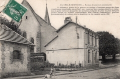 cartes postales anciennes - 18-004 la poste et promenades