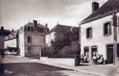 cartes postales anciennes - 20-47 la rue de l'&eacute;glise bar taxi Barnier