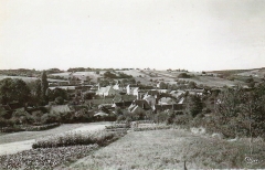 cartes postales anciennes - 56-009 vue generale prise de la voie du cormier 2