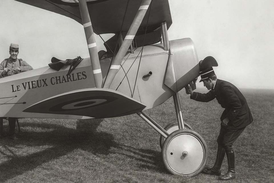 Le pilote et le Nieuport 11